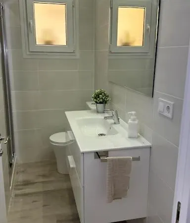 Πανσιόν Roca Foradada En Casa Cami De Les Aiguees *