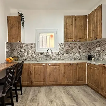 Πανσιόν Roca Foradada En Casa Cami De Les Aiguees *