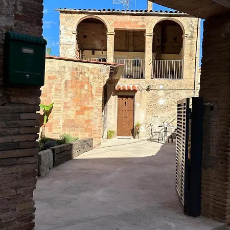 Πανσιόν Roca Foradada En Casa Cami De Les Aiguees *
